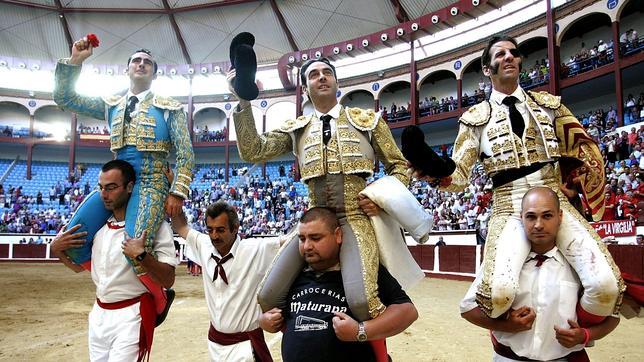 Ponce Padilla Y El Fandi A Hombros En Le N