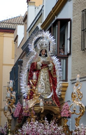 La Virgen de la Encarnación procesiona por la feligresía de San Román