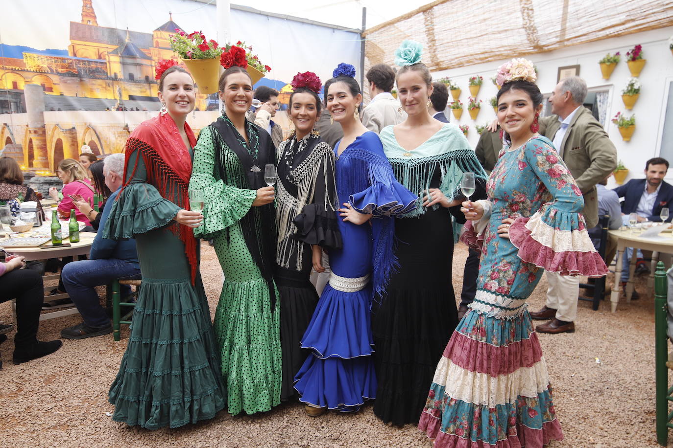 Feria Córdoba 2023 La alegría en el interior de las casetas el lunes