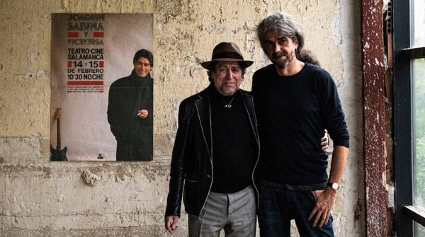 Joaquín Sabina y el director León de Aranoa