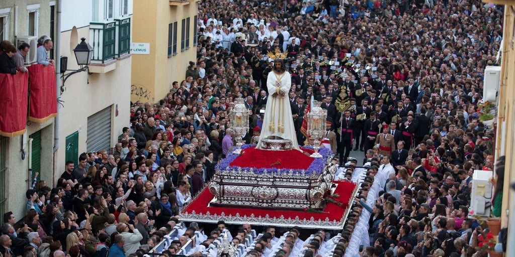 Itinerarios Y Horarios De Las Procesiones Del Lunes Santo De La Semana