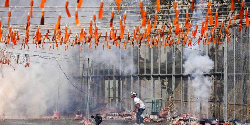 Mascletà en Valencia por el Centenario de la Coronación de la Virgen