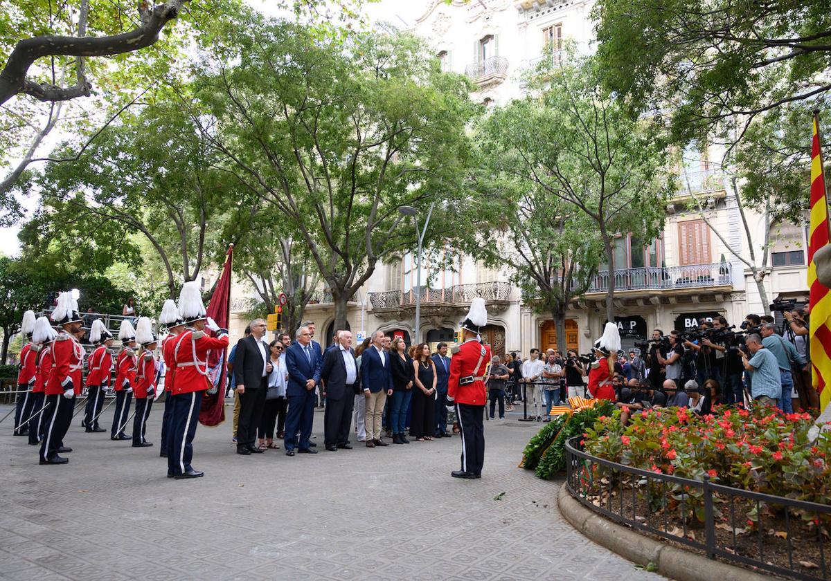 Diada de Cataluña en directo manifestación ofrenda floral