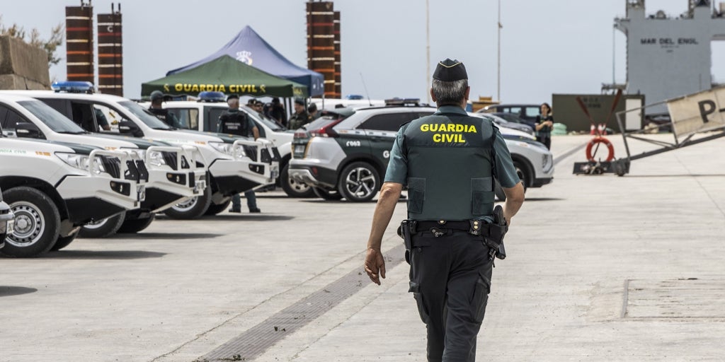 Un Guardia Civil Fuera De Servicio Persigue Un Coche Sospechoso Y