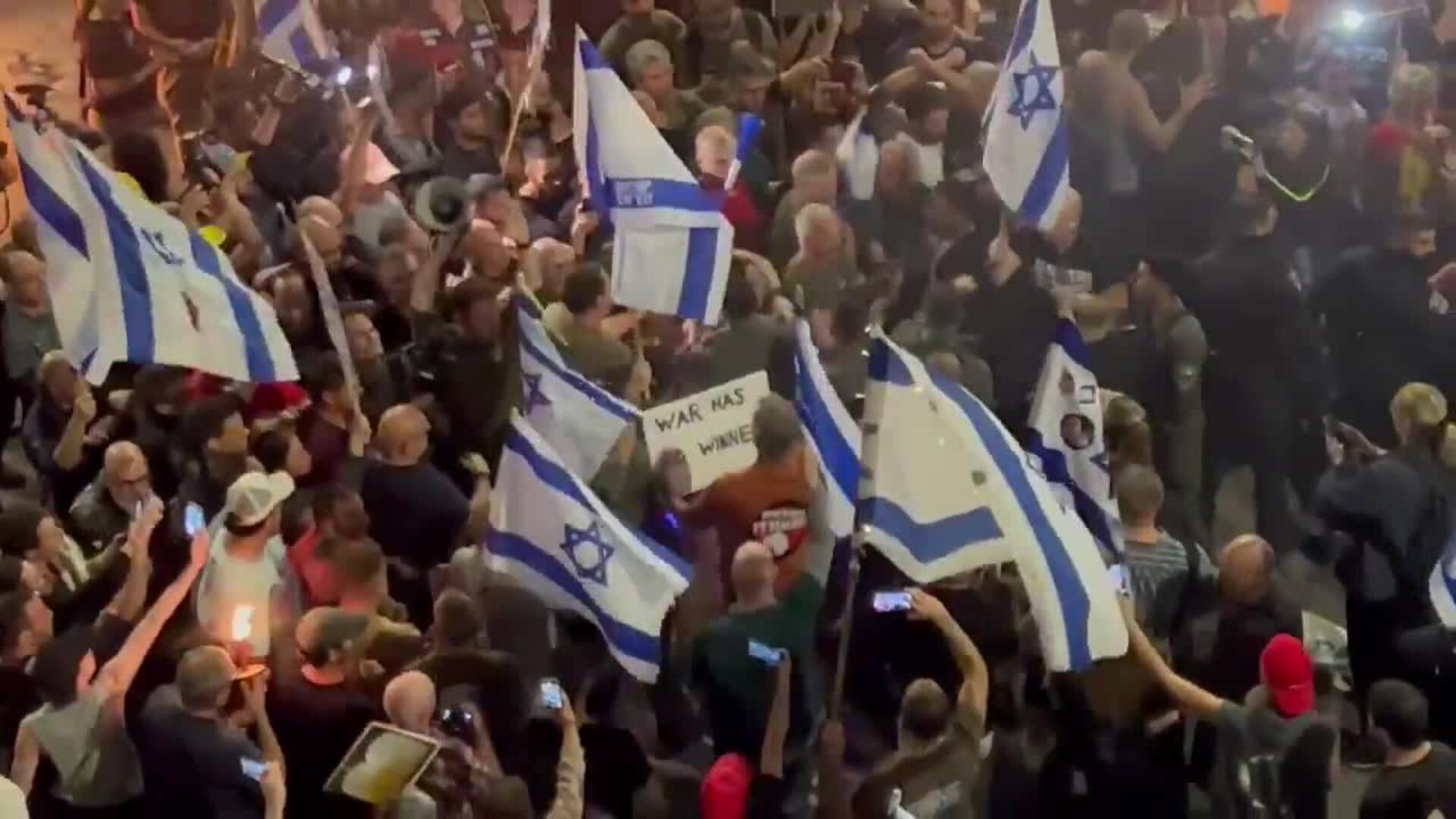 Una Multitudinaria Protesta En Tel Aviv Exige Al Gobierno Un Acuerdo