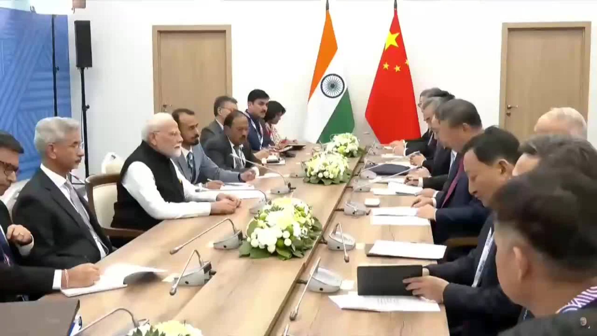 Xi Jinping Y Narendra Modi Mantienen En Rusia Su Primera Reuni N En