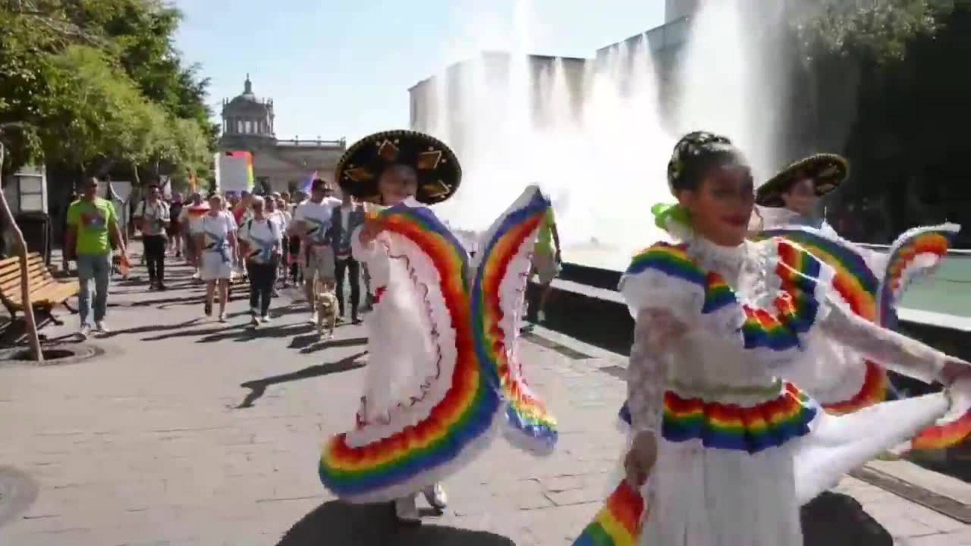 Los Gay Games Comienzan Con Una Colorida Caminata En Guadalajara