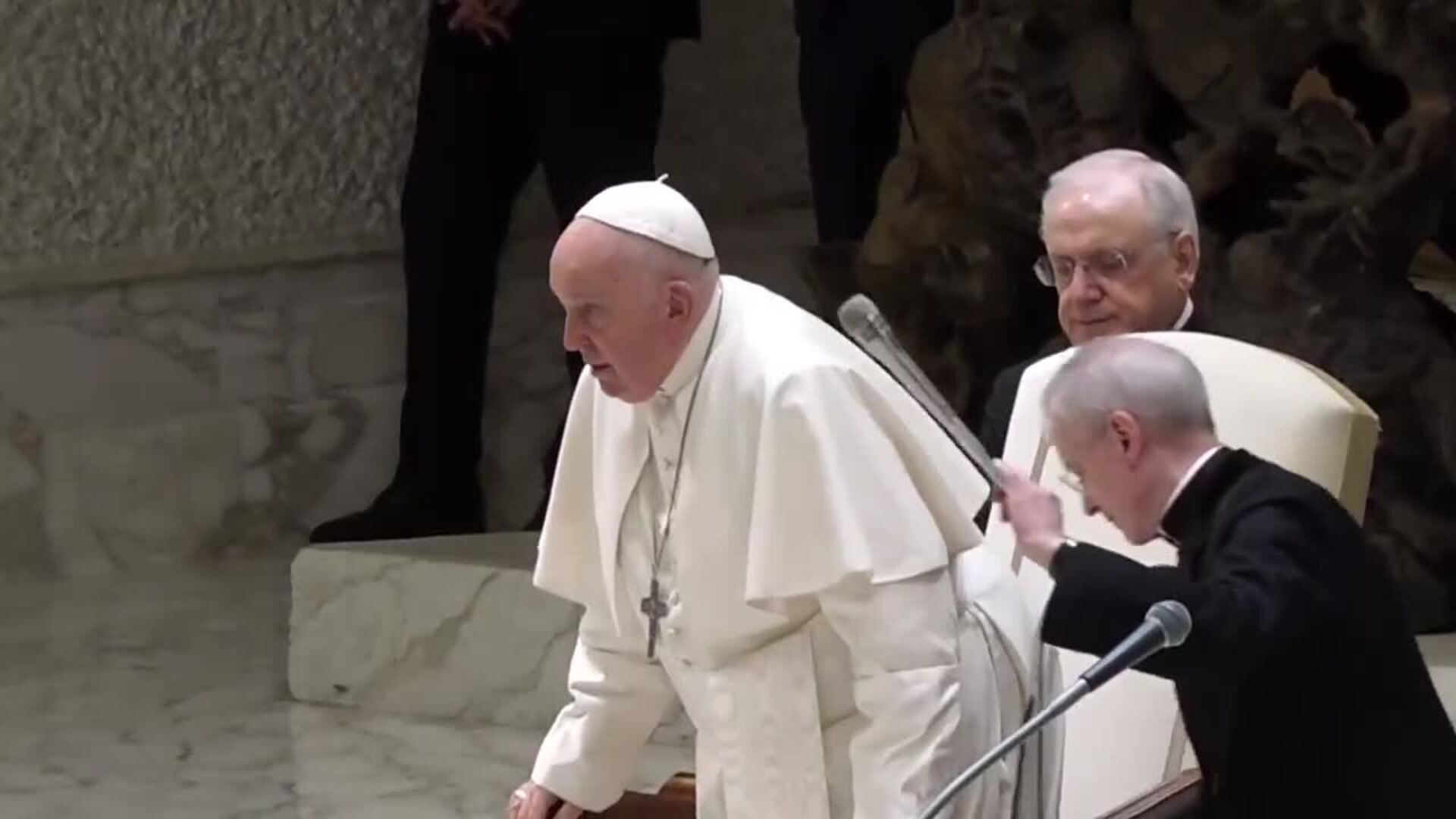 El papa habla en la Audencia de la relación con la comida ante tantos