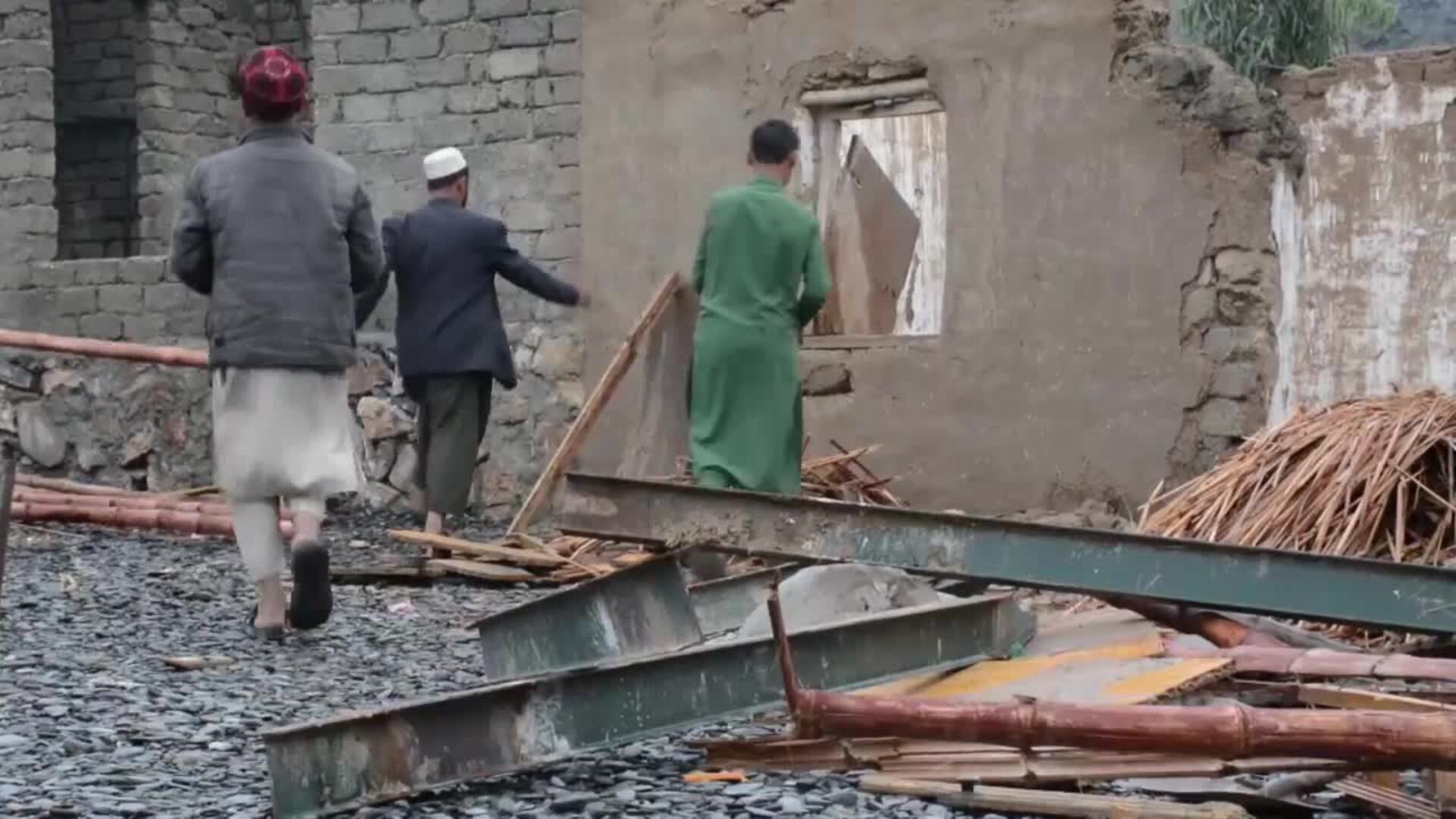 Rayos Y Lluvias Torrenciales Dejan Al Menos Muertos En Pakist N