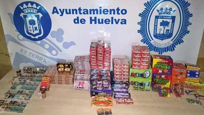 La Policía Local requisa petardos 10 kilos de pólvora y tabaco de