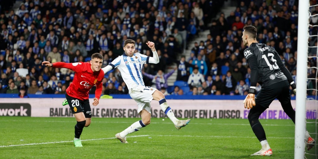 Real Sociedad Cádiz Zakharyan ya entrena con el grupo Take Kubo y