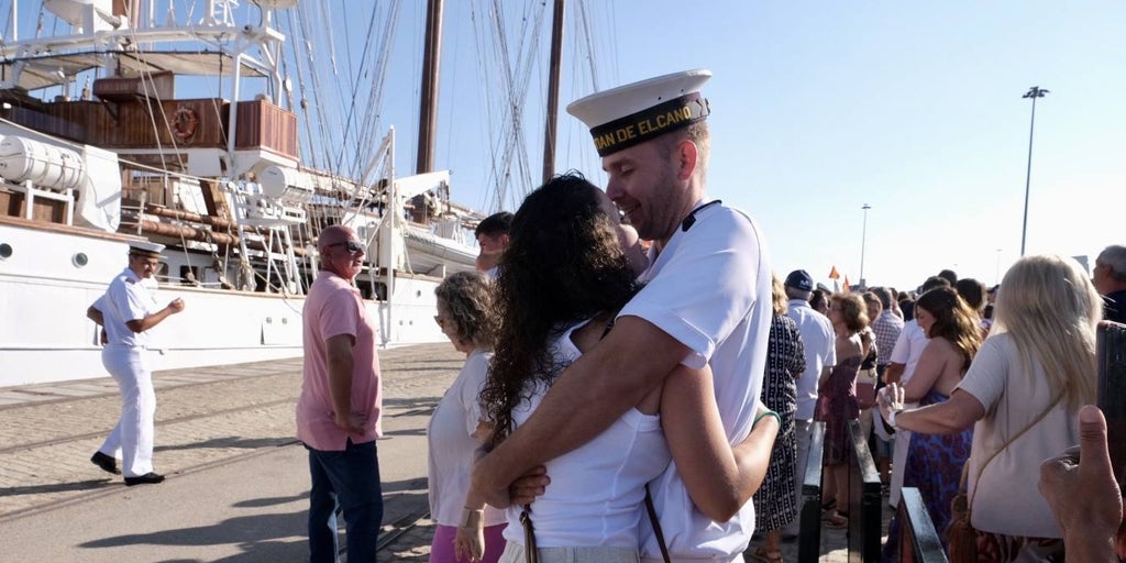 Fotos Emotiva Llegada Del Juan Sebasti N Elcano A C Diz