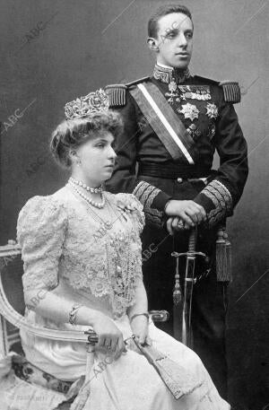 Fotografía de <strong>boda</strong> de <strong>Alfonso</strong> <strong>Xiii</strong> con victoria Eugenia, en 1906