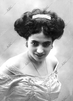 Anita Patrici, primera tiple cantante de la compañía de ópera cómica del teatro...