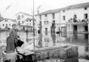 Los Alrededores de san Sebastián Inundados, el apeadero del tranvía Chominenea...