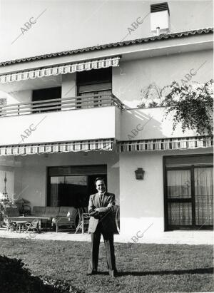 Manolo Escobar en su casa de La Moraleja, Madrid