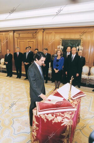 Jose Maria Aznar en el Palacio de la Zarzuela en la jura de su cargo como...