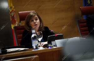 La vicepresidenta del Gobierno Soraya Sáenz de Santamaría en la Comisión de...