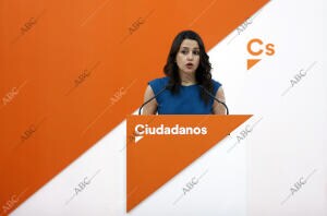 Inés Arrimadas en rueda de prensa en la sede de Ciudadanos