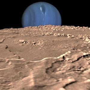 Neptuno devoró un planeta dos veces mayor que la Tierra y le robó su luna