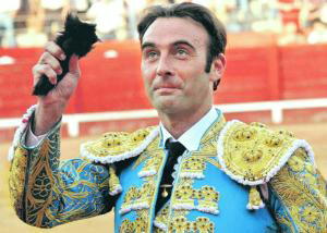 CABRERA  Enrique Ponce cortó una oreja y pinchó con la espada un triunfo mayor