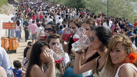 Los adolescentes españoles beben tanto como los universitarios