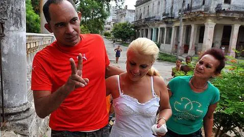 El preso de conciencia cubano Darsi Ferrer cumplirá el resto de su condena en casa