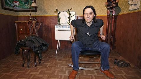 La vida recortable de Santiago Lorenzo