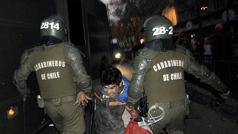 Al menos 140 detenidos en Chile en la celebración del pase a octavos