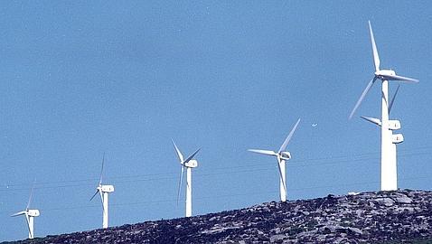 Industria aplica a las eólicas una rebaja retroactiva de primas