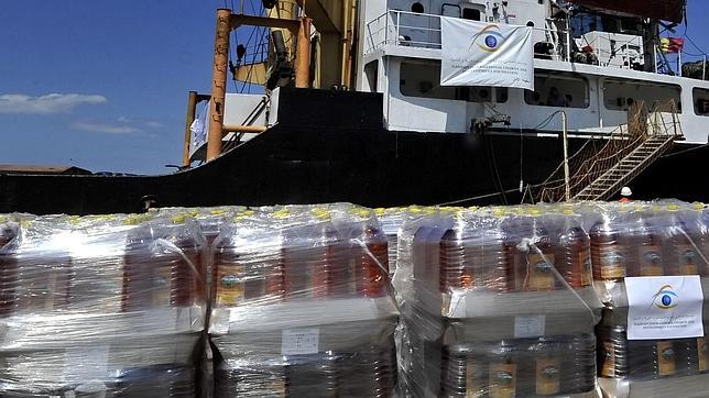 Un barco con ayuda humanitaria para Gaza parte hacia Egipto ante las amenazas de Israel