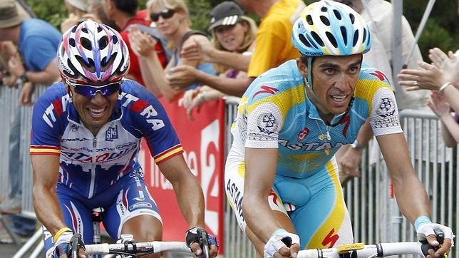 Contador mete miedo a Schleck