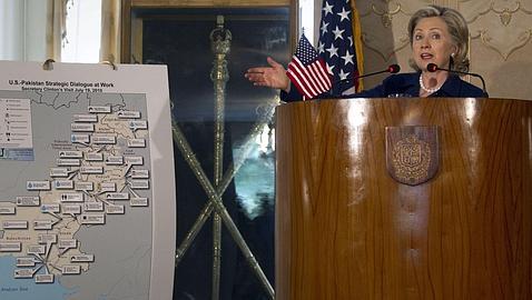 Clinton anuncia más de 150 millones de dólares en ayudas para Pakistán