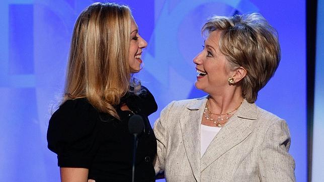 Los Clinton, emocionados ante el matrimonio de Chelsea