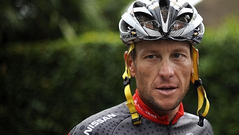 Armstrong contrata un abogado criminalista