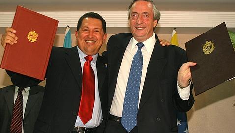 Néstor Kirchner mediará en el conflicto entre Venezuela y Colombia
