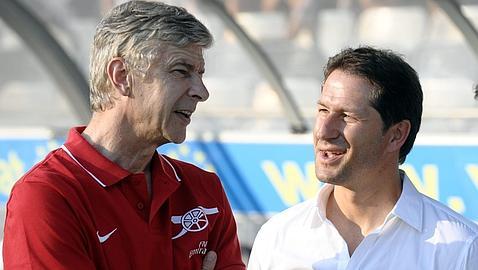 Wenger se mantiene firme