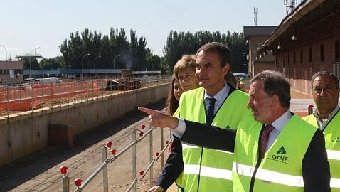 Zapatero dice que en Madrid el PSOE presentará a «los mejores»