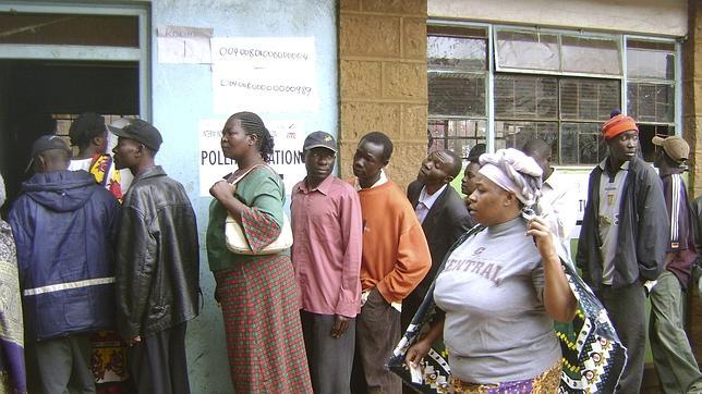 Kenia entierra sus fantasmas a golpe de Constitución