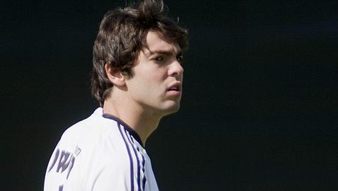 Kaká, baja hasta noviembre
