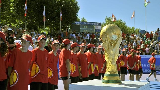La Copa del Mundo se exhibe en El Espinar