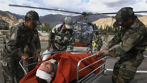 Decenas de españoles retoman el montañismo en Leh en mitad de la tragedia