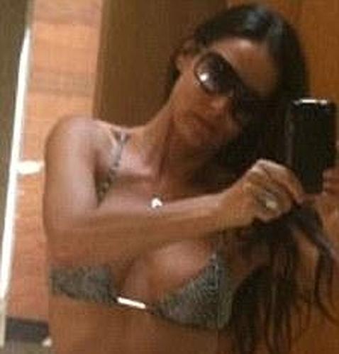 Demi Moore posa en bikini y sube las fotos a Twitter