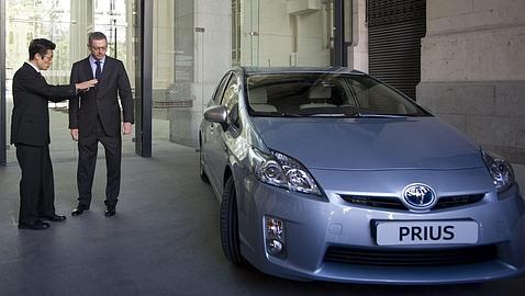 Gallardón estrena su nuevo coche oficial «verde»