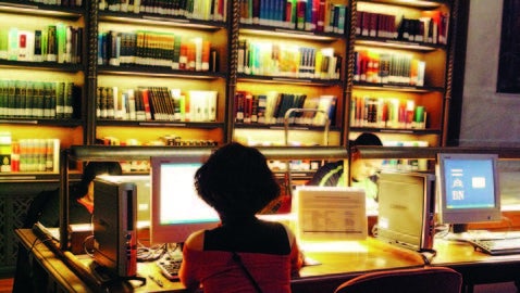 Suspenso si estudias con Facebook