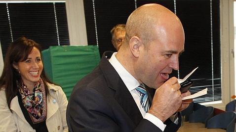 Reinfeldt se convierte en un líder histórico para la derecha sueca