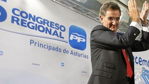 El presidente del PP de Asturias acude a Génova tras la «crisis Cascos»