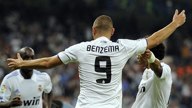 Mourinho sale con trivote ante el Auxerre