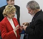 Rousseff espera tranquila el escrutinio y dice estar preparada para afrontar una segunda vuelta