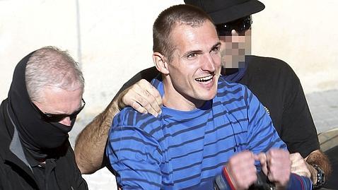 Los etarras de la T-4 aseguran que fueron golpeados y amenazados de muerte